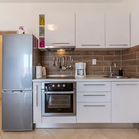 Petra アパート *