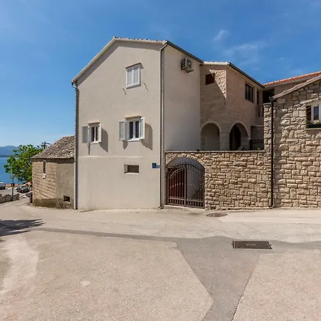 Petra Apartamento *